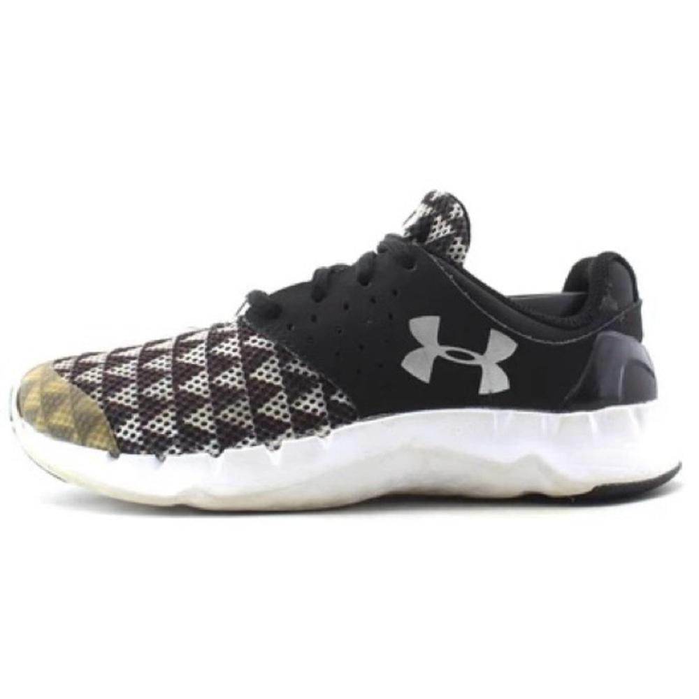 Under Armour Triangle Print Sneakers Black White Size 7 Youth